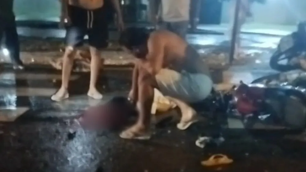 Colisão entre motos deixa dois mortos e uma mulher ferida na CE-060, em Itapiúna no Ceará 