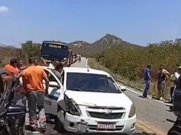 Vídeo mostra acidente envolvendo vários veículos chama atenção em Quixadá no Ceará