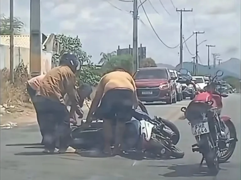 Vídeo mostra colisão entre duas motocicletas movimenta Quixadá no Ceará
