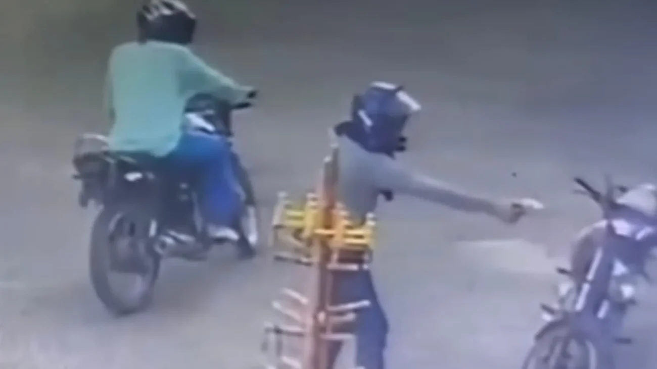 Vídeo mostra tentativa de homicídio é registrada por câmeras de segurança no centro de Meruoca no Ceará 
