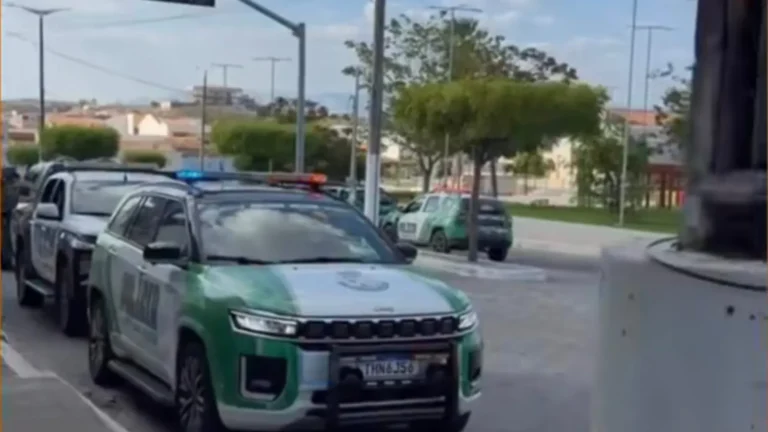 Mensagens com ameaças atribuídas a facção provocam medo e levam comerciantes a fechar estabelecimentos em Groaíras no Ceará 