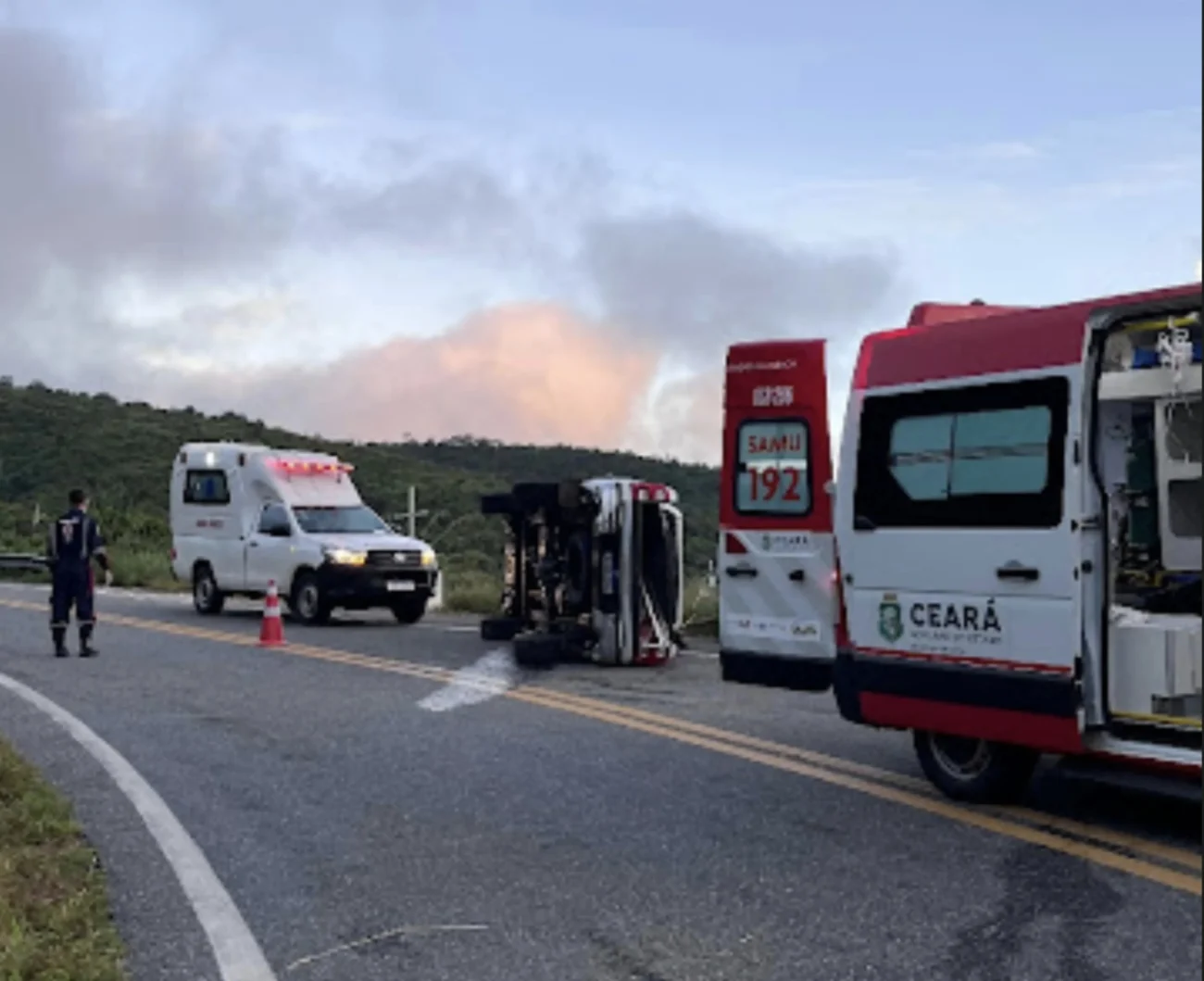 Acidente na CE-176 deixa quatro feridos em Aiuaba no Ceará, mulher ficou presa sob veículo