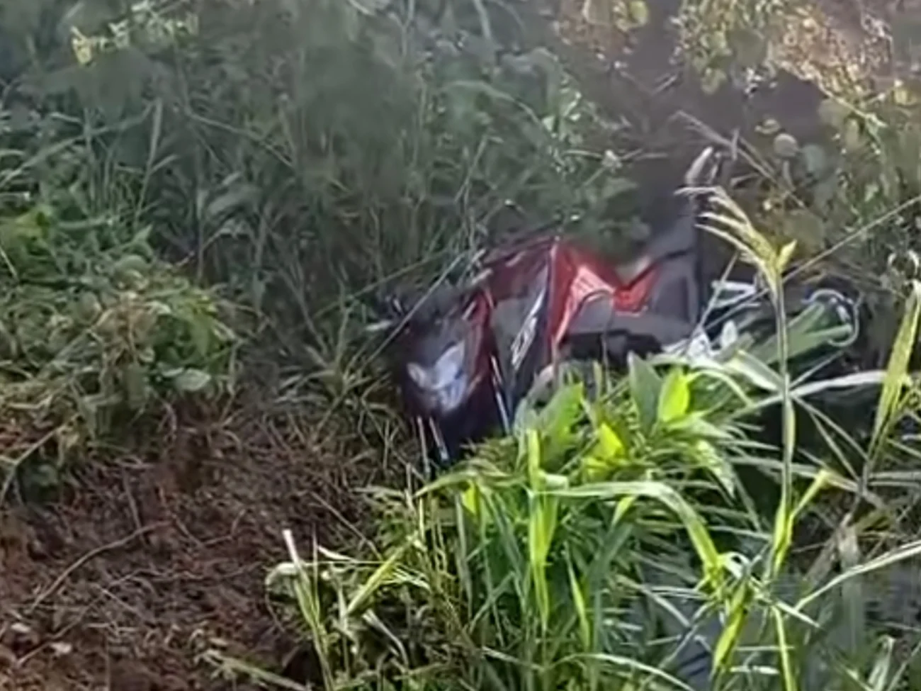 Assista o vídeo: Acidente de moto assusta moradores na cidade do Cedro no Ceará 