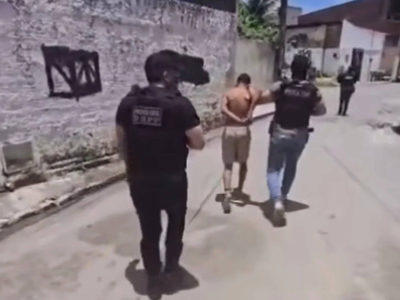 Assista o vídeo: Polícia Civil prende suspeito de homicídio na AIS 19, em Fortaleza