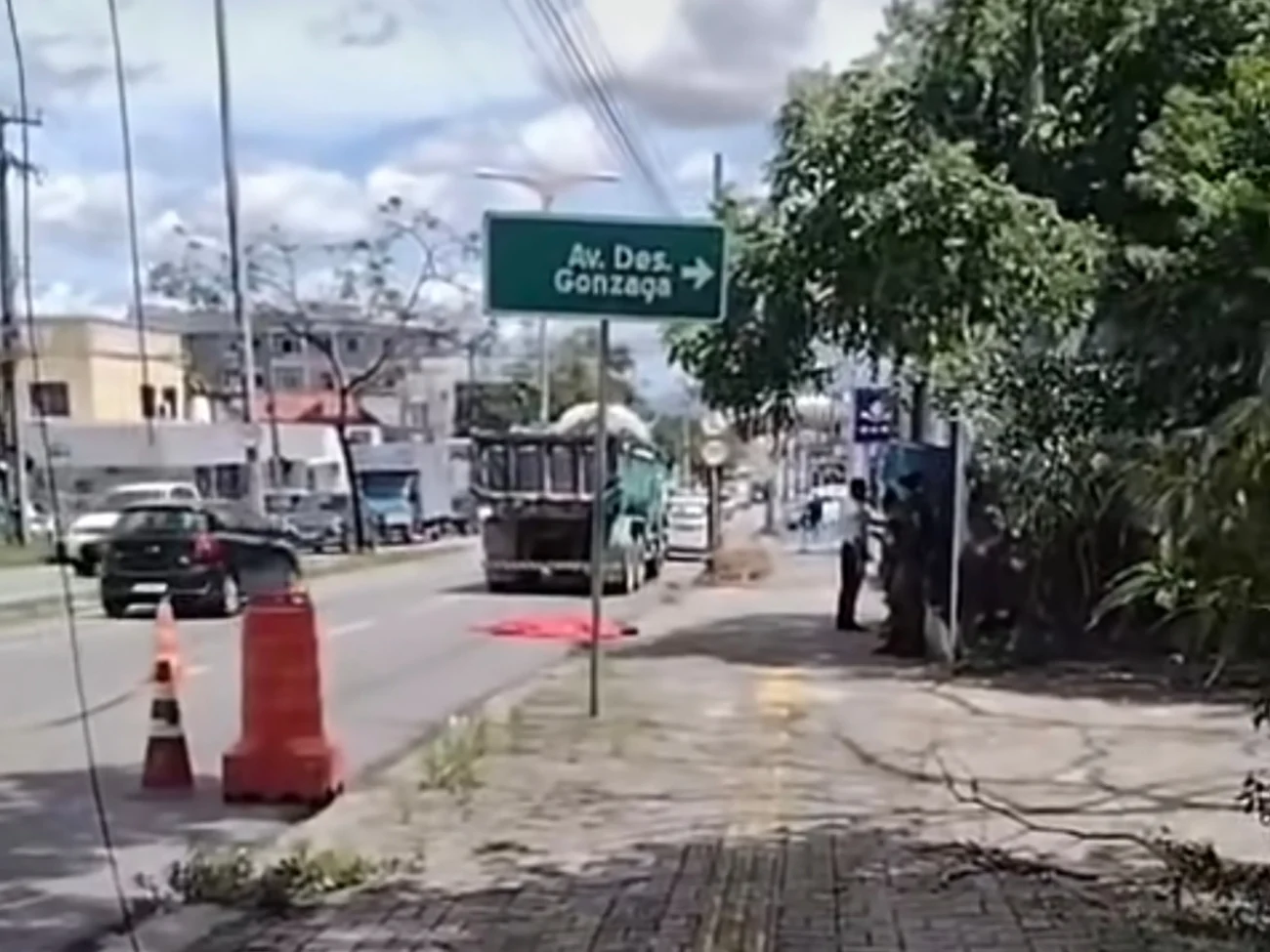 Vídeo mostra o momento em que homem morre atropelado, em Fortaleza