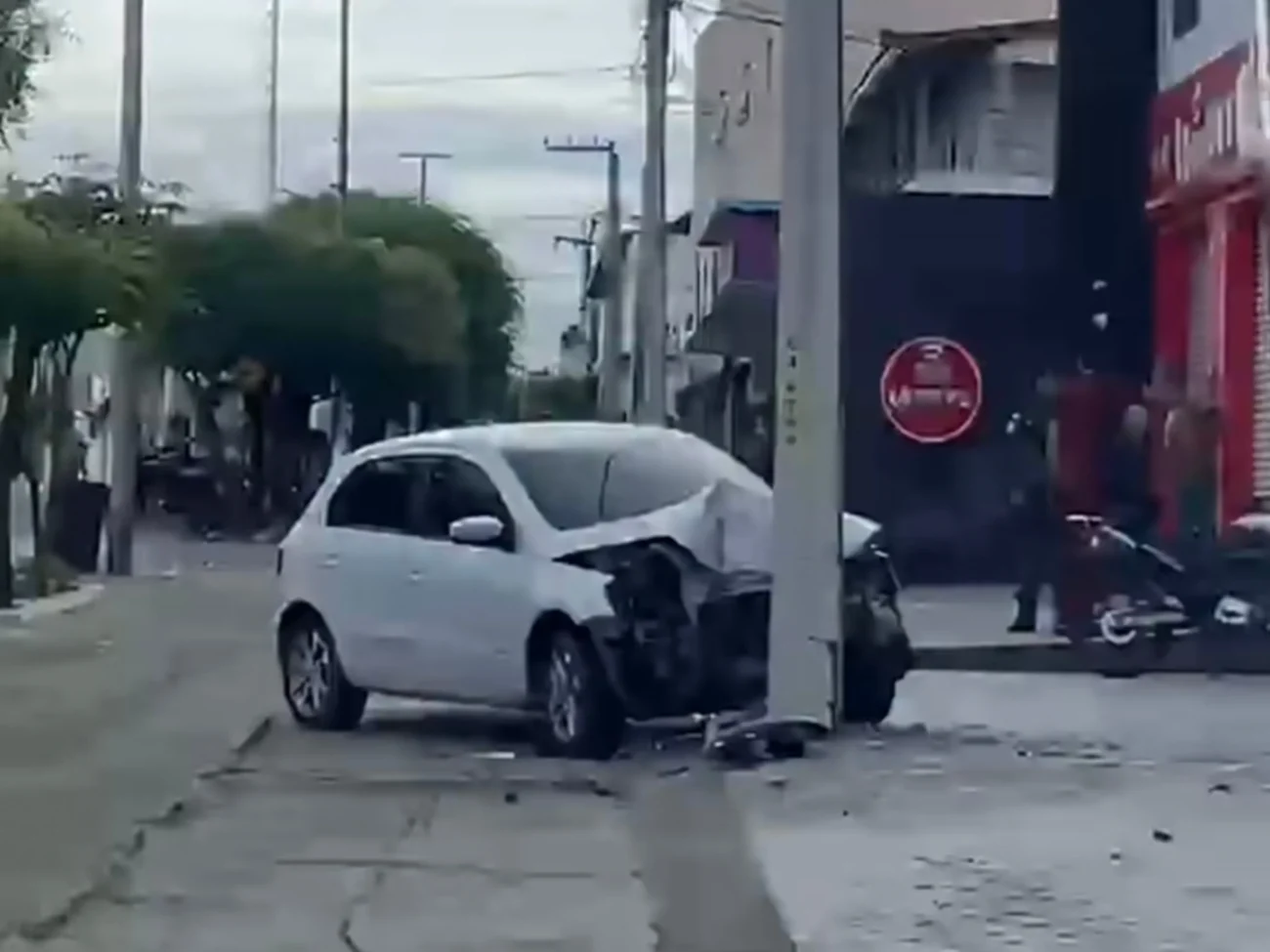 Vídeo mostra acidente que assusta moradores na cidade de Quixeramobim no Ceará 