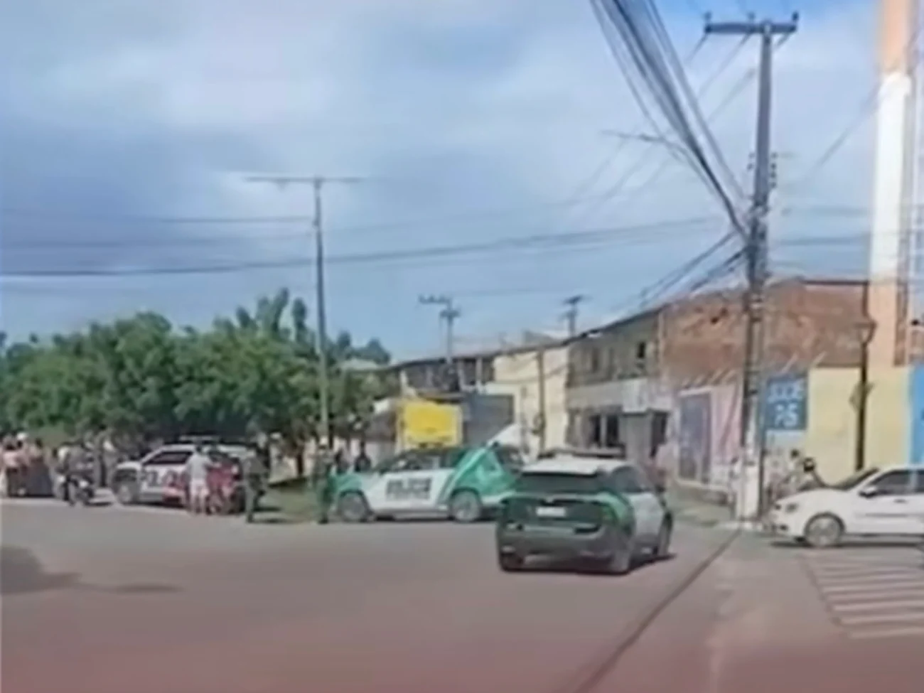 Mulher morre atropelada por ônibus em avenida movimentada de Maracanaú