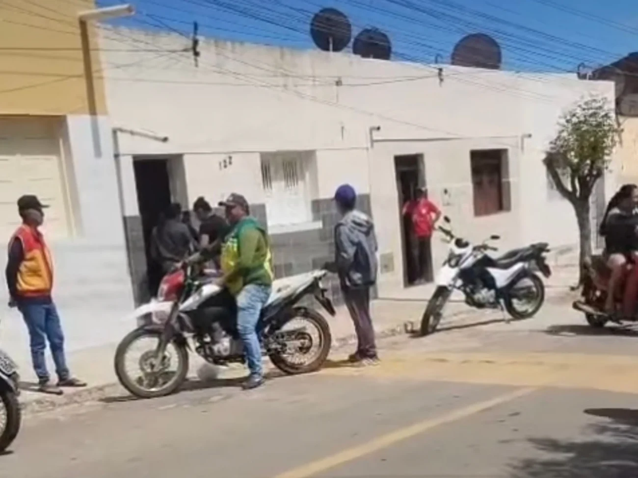 Vídeo mostra quando homem é executado a tiros em Campos Sales no Ceará 