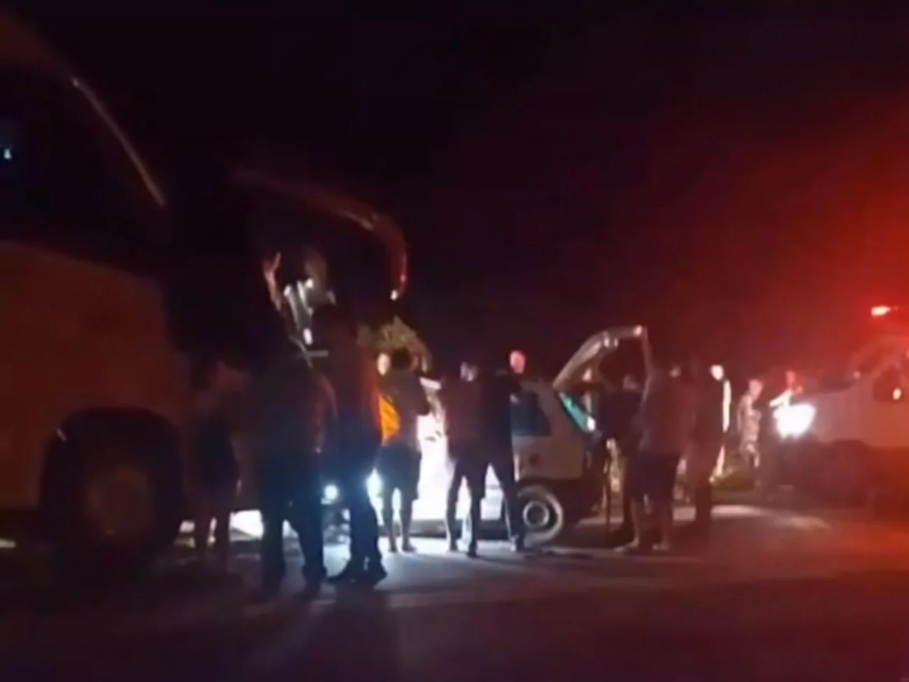 Colisão entre ônibus e carro mobiliza SAMU e polícia na BR-222 em Itapajé no Ceará 
