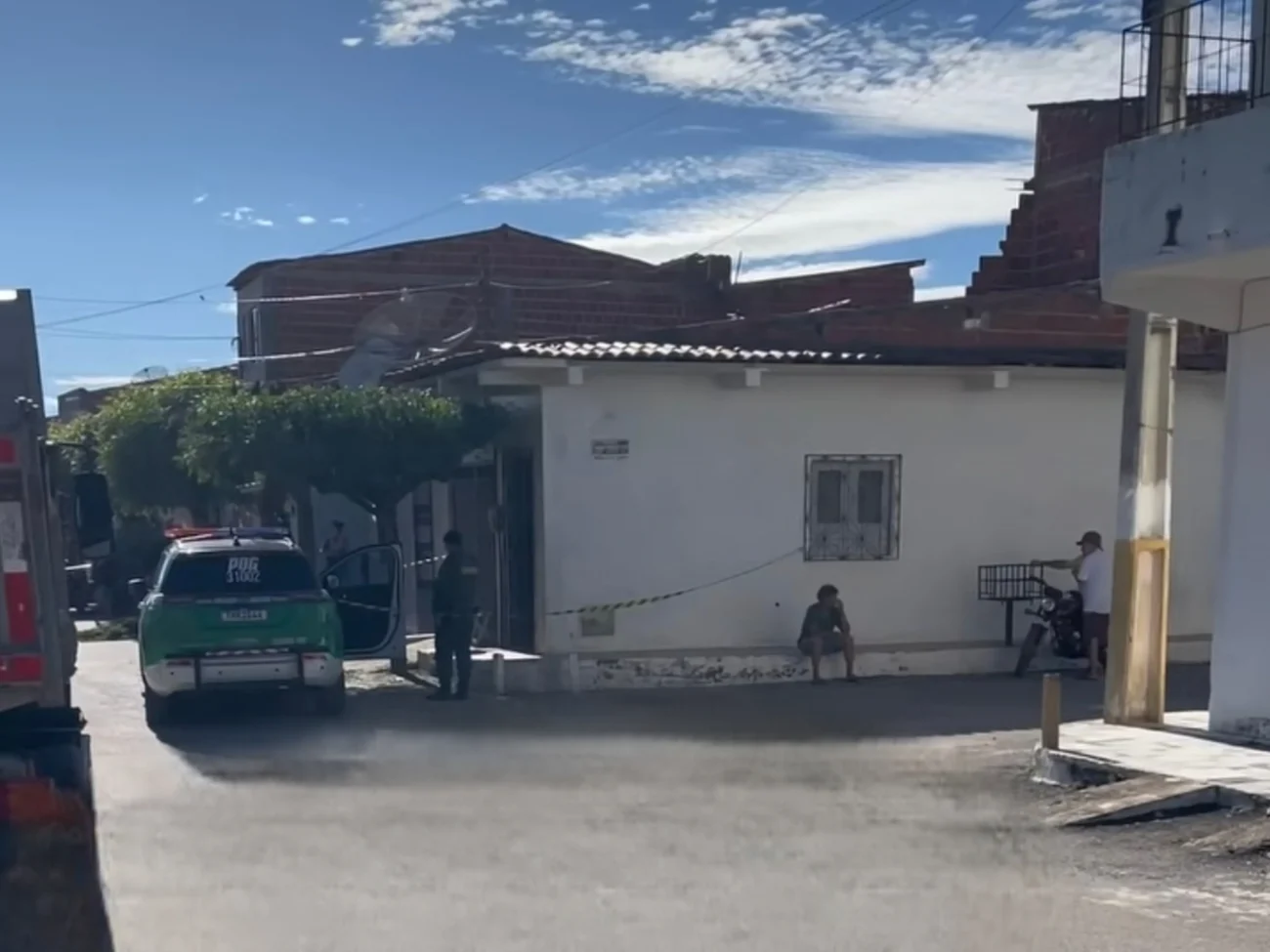 Grave colisão entre carro de passeio e carreta chama atenção em Limoeiro do Norte 