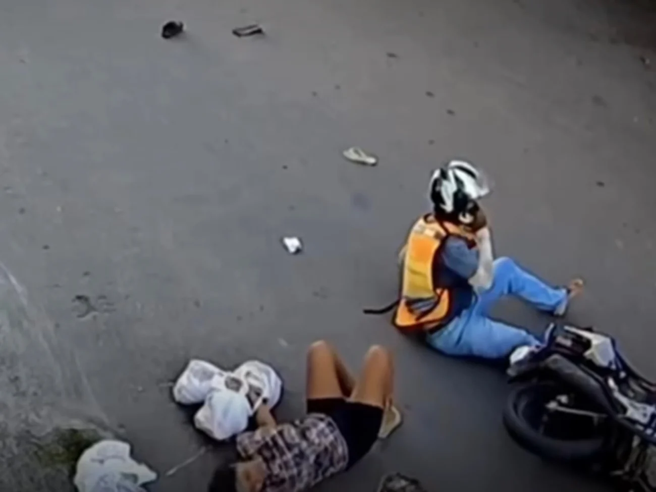 Vídeo mostra câmera registra momento exato de acidente entre carro e moto em Crateús no Ceará