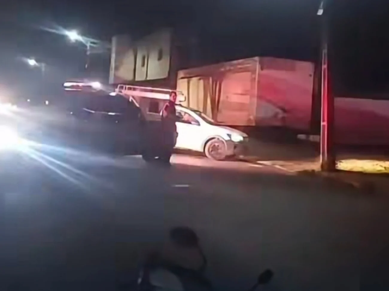 Vídeo mostra fios de energia são danificados após ocorrência de trânsito em Tianguá no Ceará 