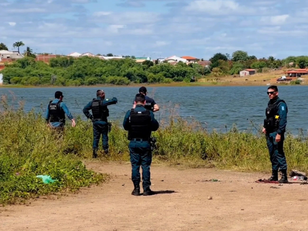 Vídeo mostra suspeito de assassinato é preso durante operação conjunta das polícias civil e militar