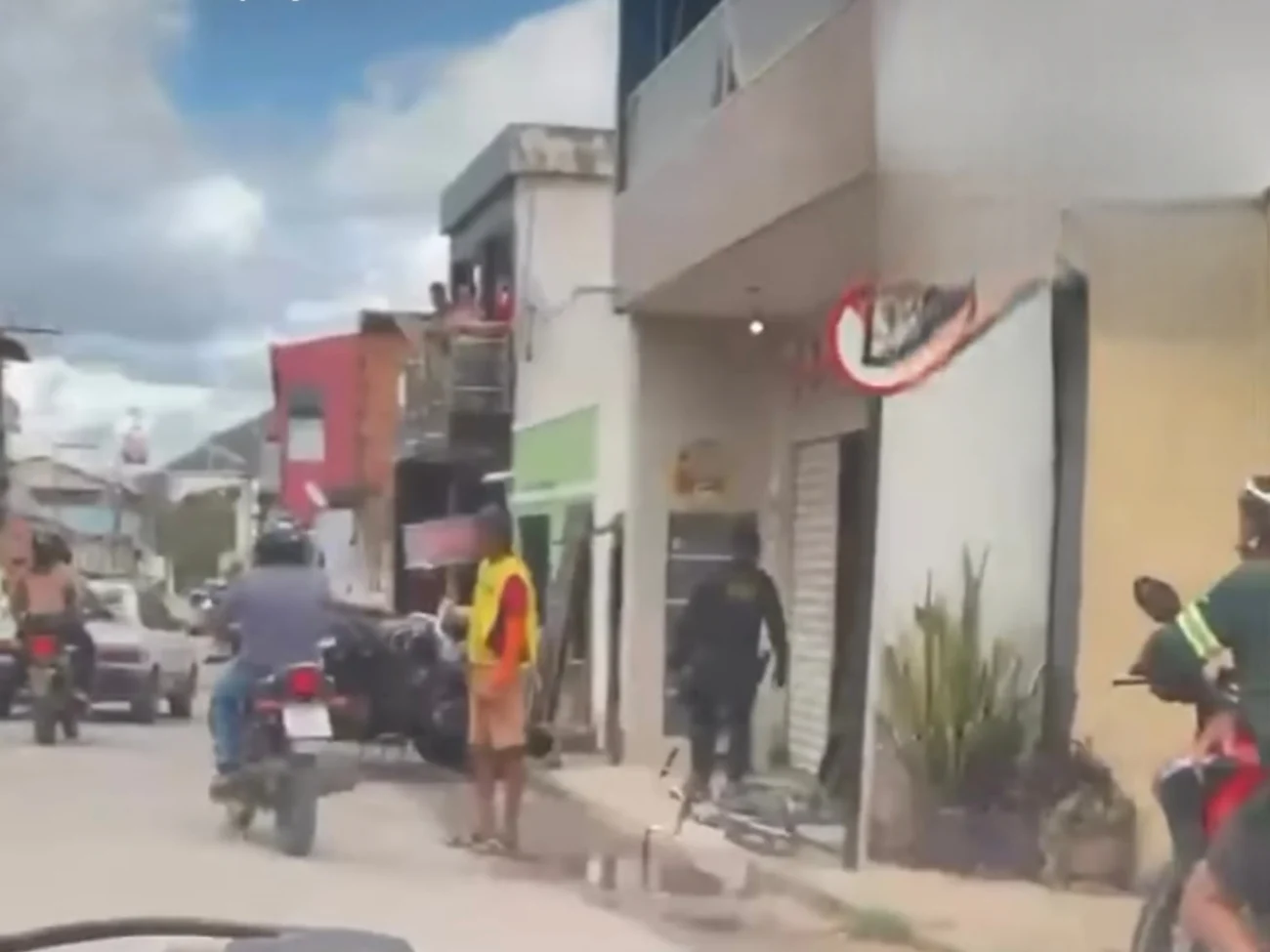 Vídeo mostra homicídio registrado no bairro Santa Rita, em Itapajé no Ceará; polícia apura autoria e motivação do crime