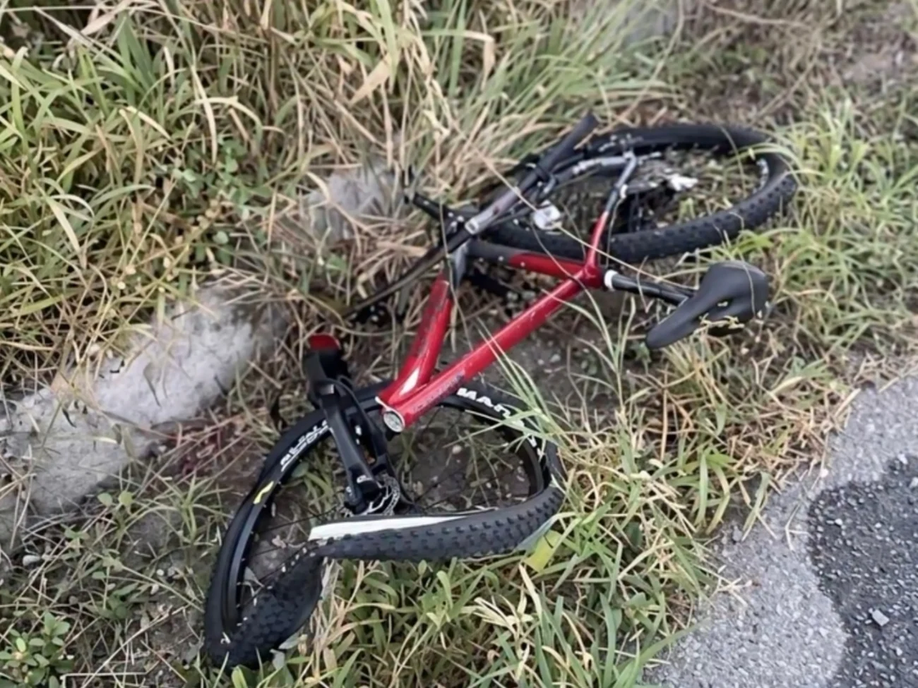 Ciclista de Redenção no Ceará, fica ferido após colisão com carro durante a madrugada na cidade de Caridade no Ceará