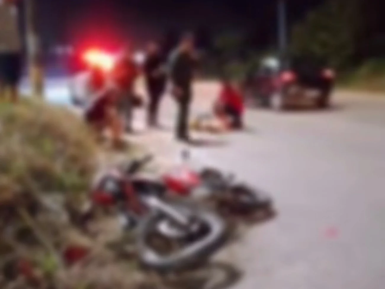Vídeo mostra acidente na CE-060 em Pacatuba no Ceará, mobiliza motoristas e deixa trânsito lento na rotatória da Monguba