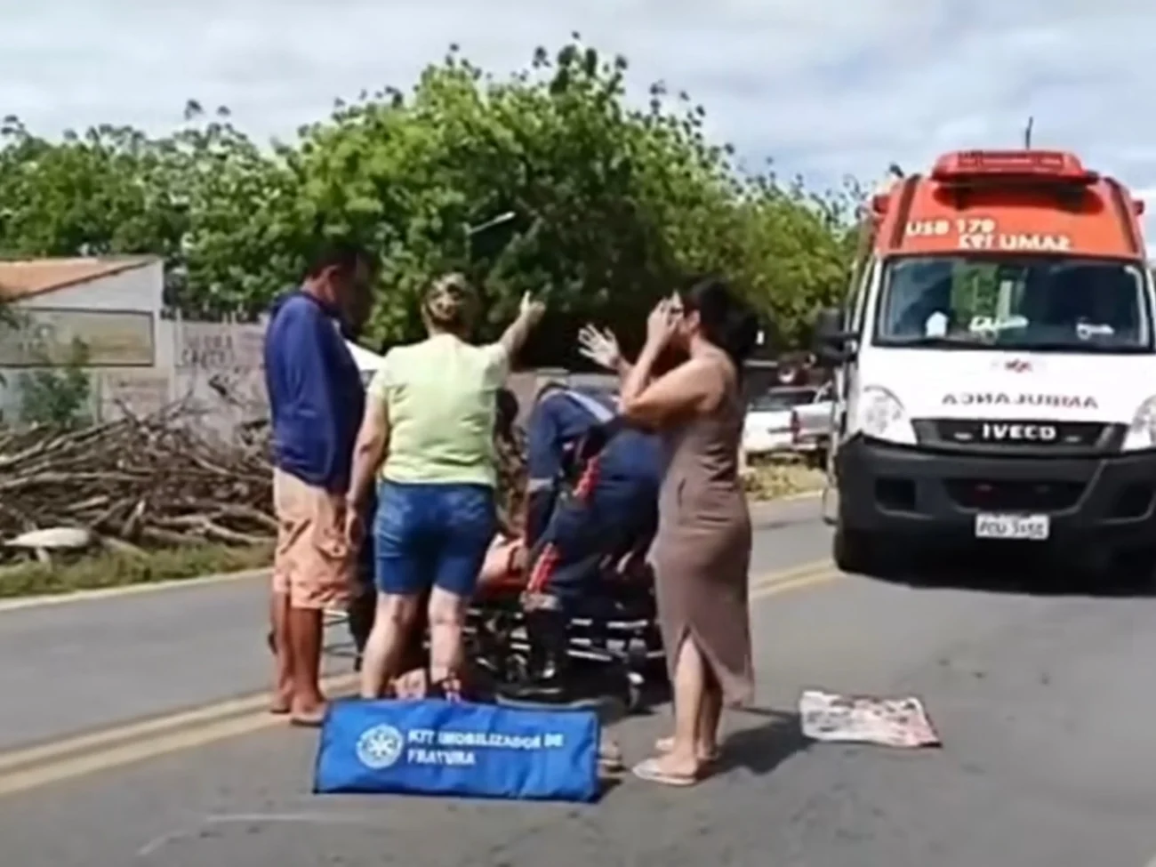 Colisão entre motocicletas deixa mulher ferida entre Limoeiro do Norte e flores, em Russas no Ceará 