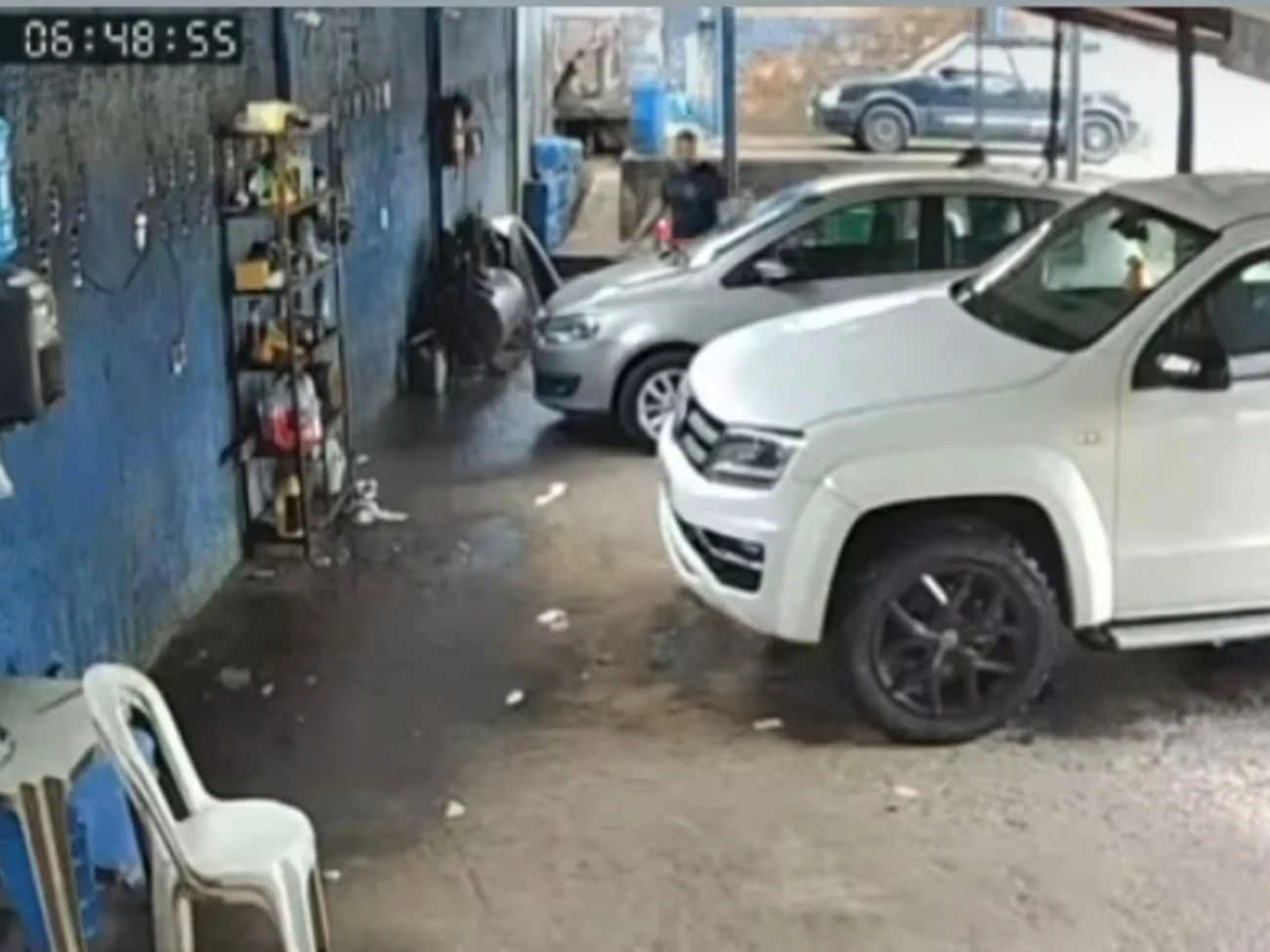 Vídeo mostra assalto em lava-jato no centro de Eusébio no Ceará, assusta clientes e funcionários e mobiliza atenção da polícia