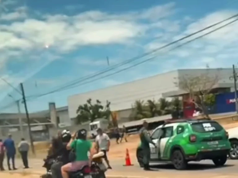 Vídeo mostra tragédia na BR-116: Motociclista morre carbonizado após colisão na subida do Anel Viário