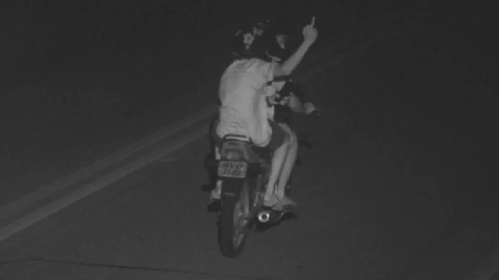 Adolescente é apreendido pilotando moto com mais de 43 multas em russas e acaba voltando para casa a pé