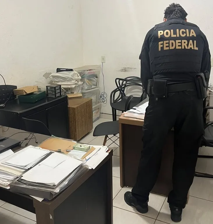Polícia federal faz operação contra esquema de fraudes em benefícios do INSS em Jucás no Ceará