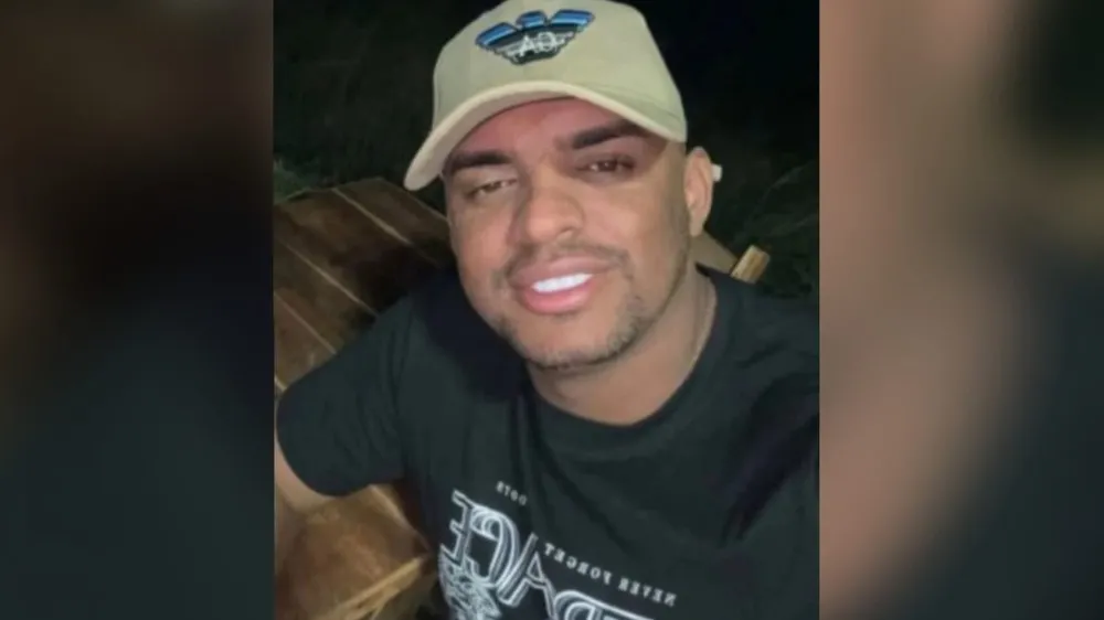Homem é morto a tiros dentro de loja no interior do Ceará, dois cães foram baleados